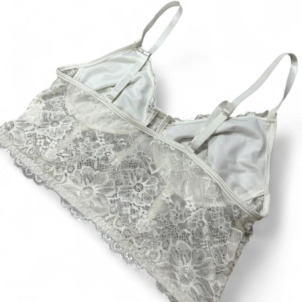 White Top - Picture 4 of 6